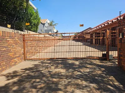2 Bedroom Townhouse For Sale in Alberton - J39P.webp