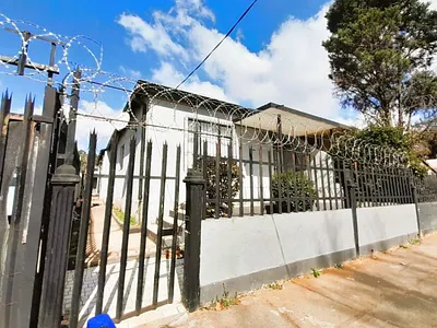2 Bedroom House For Sale in Johannesburg - MA95.webp