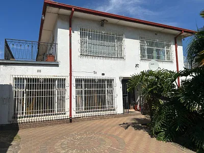 4 Bedroom House For Sale in Johannesburg - FVqn.webp