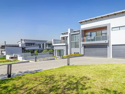 5 Bedroom House For Sale in Midrand - 9xa7.webp