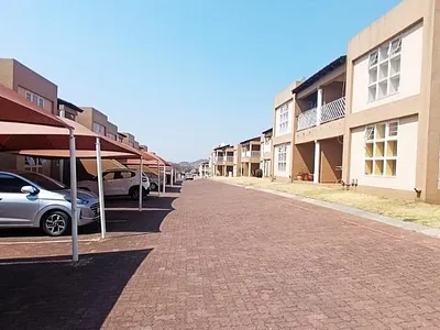 2 Bedroom Townhouse To Rent in Johannesburg - zTGm.webp