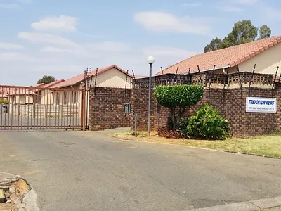 3 Bedroom Townhouse For Sale in Johannesburg - FO06.webp