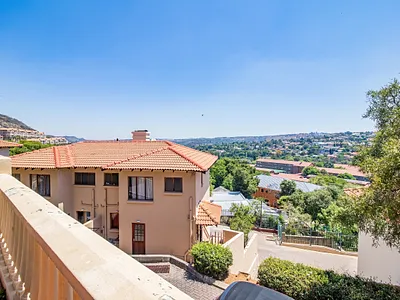 3 Bedroom Apartment To Rent in Johannesburg - q73P.webp