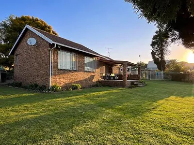2 Bedroom House For Sale in Edenvale - img