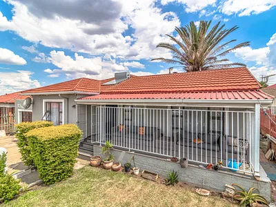3 Bedroom House For Sale in Johannesburg - img