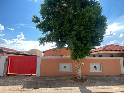 2 Bedroom House For Sale in Soweto - W96T.webp