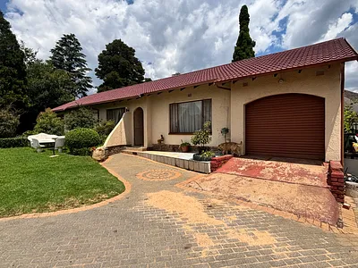 3 Bedroom House For Sale in Kempton Park - xJ9o.webp