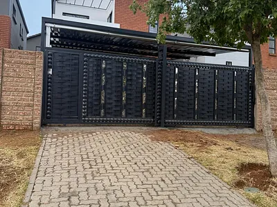 3 Bedroom Townhouse To Rent in Johannesburg - o4vs.webp