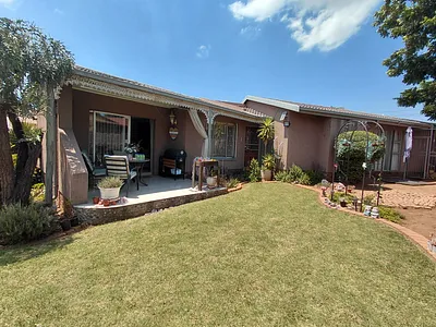 2 Bedroom House For Sale in Johannesburg - Pvdm.webp