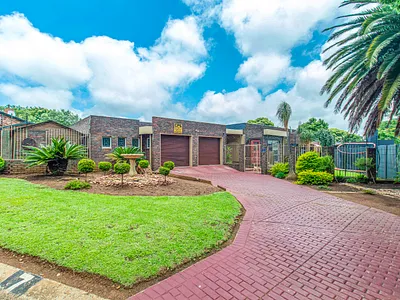 5 Bedroom House For Sale in Alberton - xIjY.webp