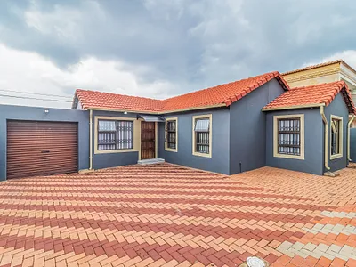 3 Bedroom House For Sale in Johannesburg - iigF.webp