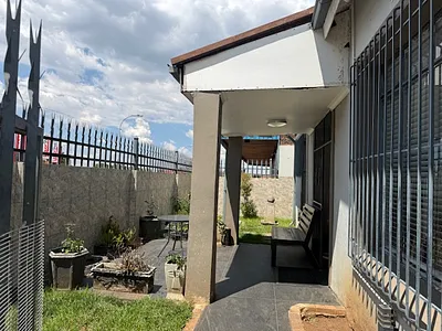4 Bedroom House For Sale in Alberton - mzjs.webp