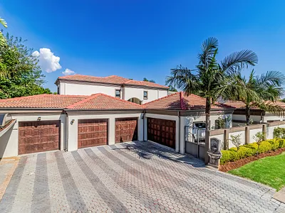 5 Bedroom Townhouse For Sale in Roodepoort - tLqn.webp