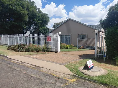 4 Bedroom House For Sale in Alberton - f0ZO.webp