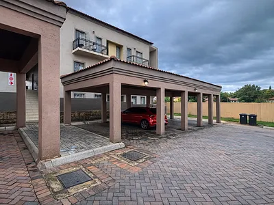 2 Bedroom Apartment For Sale in Kempton Park - img