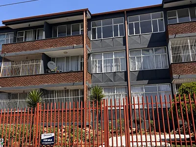 2 Bedroom Apartment For Sale in Roodepoort - piMl.webp