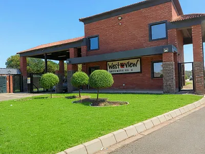 4 Bedroom Townhouse To Rent in Pretoria - PHDH.webp