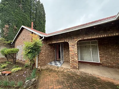4 Bedroom House To Rent in Kempton Park - img