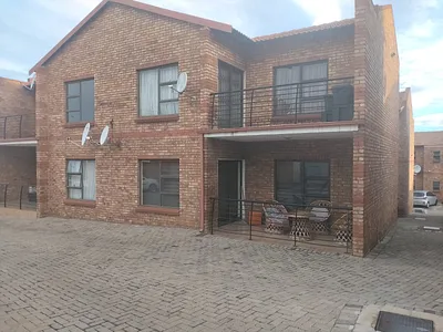 2 Bedroom Townhouse For Sale in Johannesburg - FJGs.webp