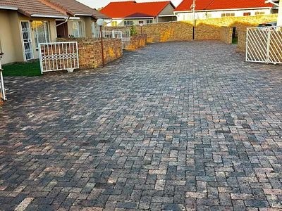 3 Bedroom Townhouse For Sale in Johannesburg - img