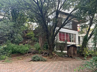 4 Bedroom House For Sale in Johannesburg - n8iz.webp