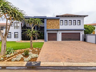 5 Bedroom House For Sale in Aspen Hills Nature Estate, Johannesburg - p2p4.webp