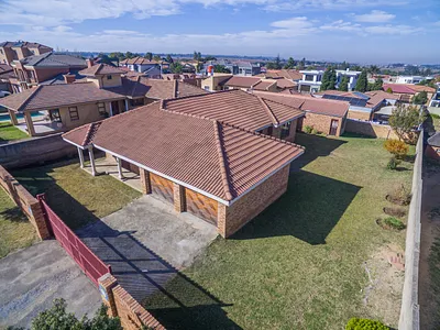 3 Bedroom House For Sale in Johannesburg - WhcW.webp