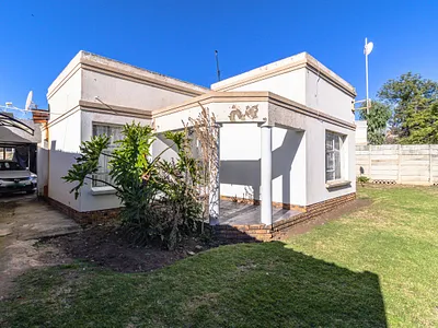 3 Bedroom House For Sale in Kempton Park - 5esT.webp