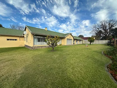 6 Bedroom House For Sale in Alberton - 3yHp.webp