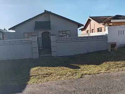3 Bedroom House For Sale in Bhisho - W91p.webp