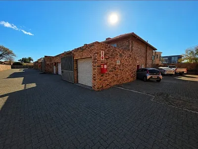2 Bedroom Townhouse For Sale in Alberton - img