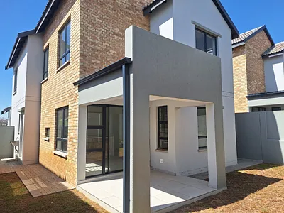 4 Bedroom Apartment To Rent in Sandton - pIIP.webp