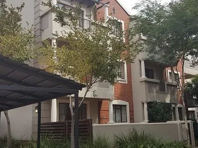 2 Bedroom Apartment For Sale in Sandton - FkKu.webp
