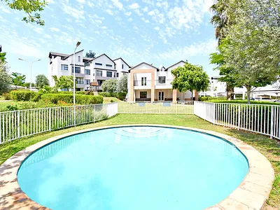 2 Bedroom Apartment For Sale in Sandton - img