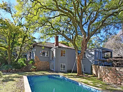 4 Bedroom House For Sale in Johannesburg - Gz4j.webp