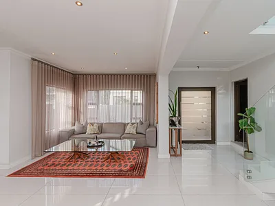 5 Bedroom House For Sale in Sandton - 67JQ.webp