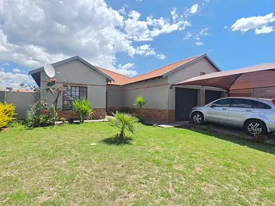 3 Bedroom House For Sale in Rustenburg - img