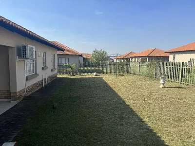 4 Bedroom Townhouse To Rent in Rustenburg - JWor.webp