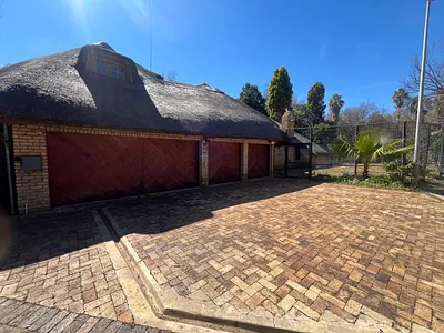 3 Bedroom House For Sale in Potchefstroom - arMv.webp