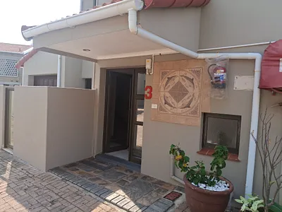 3 Bedroom Apartment For Sale in Margate - Z78I.webp