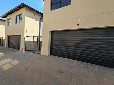 3 Bedroom Townhouse To Rent in Rustenburg - O276.webp
