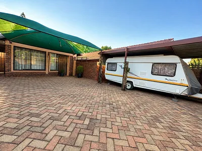 3 Bedroom House To Rent in Pretoria - Q8hR.webp