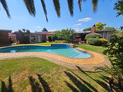 4 Bedroom House For Sale in Alberton - nvHK.webp
