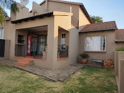 3 Bedroom Apartment For Sale in Rustenburg - PqjN.webp