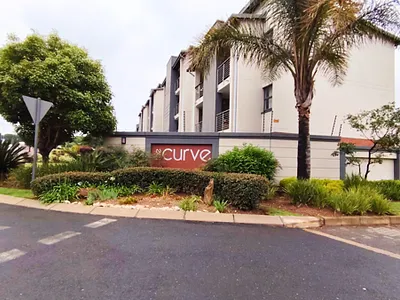 2 Bedroom Townhouse For Sale in Edenvale - img