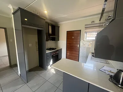 3 Bedroom House For Sale in Leopard's Rest Security Estate, Alberton - yieW.webp