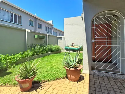 3 Bedroom Apartment For Sale in Randburg - wqKk.webp