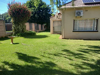 3 Bedroom House For Sale in Germiston - XlOF.webp
