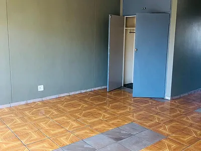 0.5 Bedroom Apartment To Rent in Johannesburg - fEtQ.webp