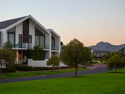 2 Bedroom Apartment For Sale in Val de Vie Estate, Paarl - img